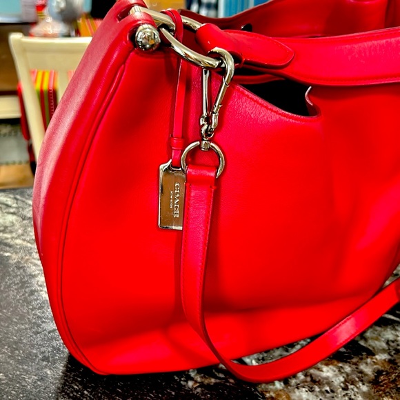 Coach bag in great condition. I got this from previous Christmas present . - Picture 3 of 7